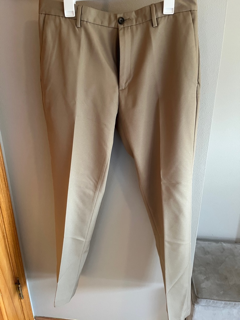 Amazon Essentials Khaki Flat-Front Chinos - Tan